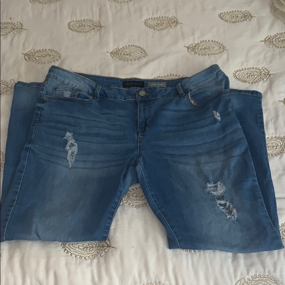 Aeropostale Ripped Jeggings